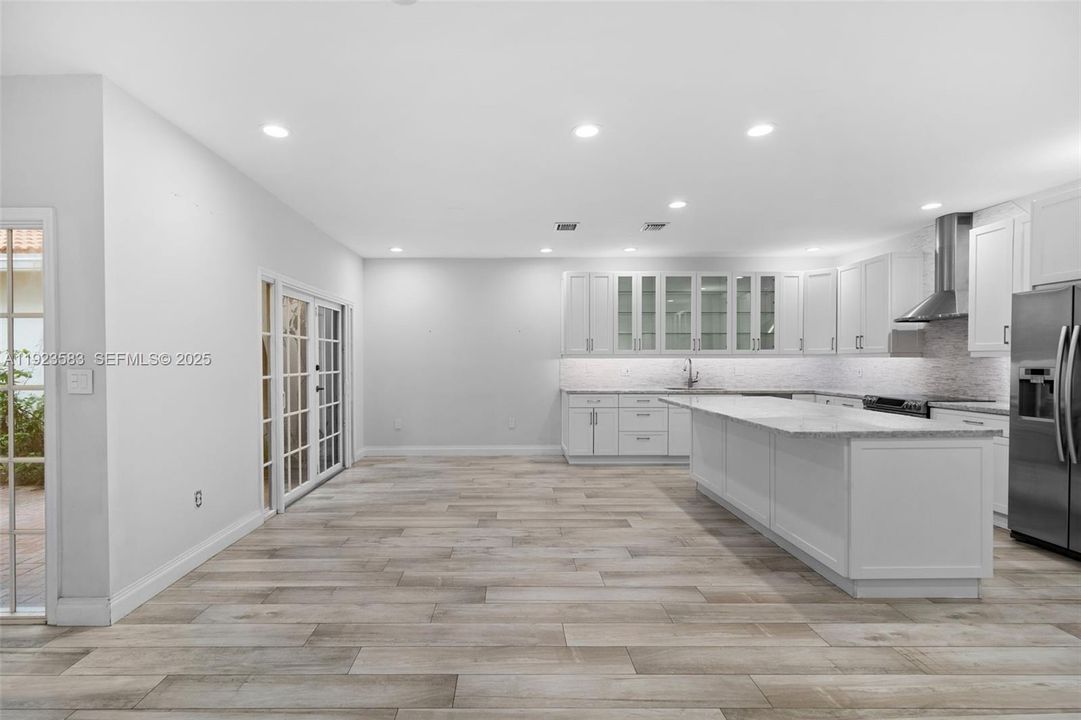 В аренду: $4,500 (3 спален, 2 ванн, 1748 Квадратных фут)