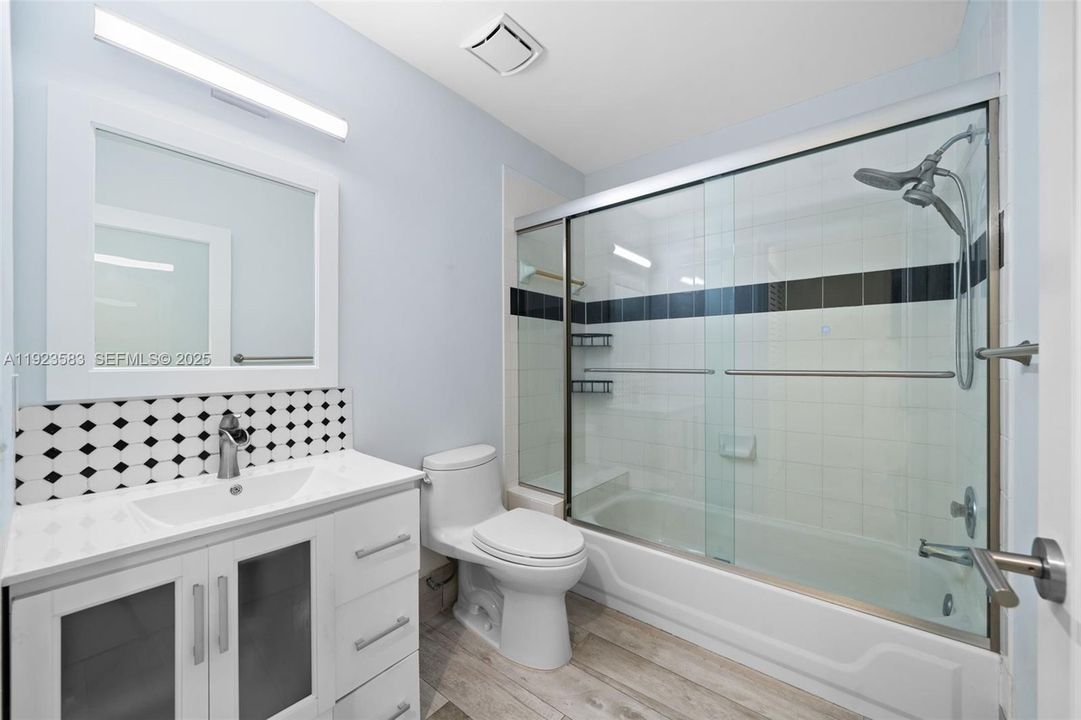 В аренду: $4,500 (3 спален, 2 ванн, 1748 Квадратных фут)