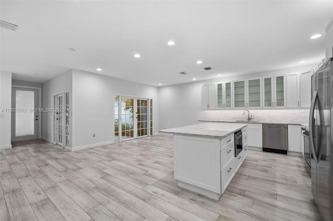 В аренду: $4,500 (3 спален, 2 ванн, 1748 Квадратных фут)