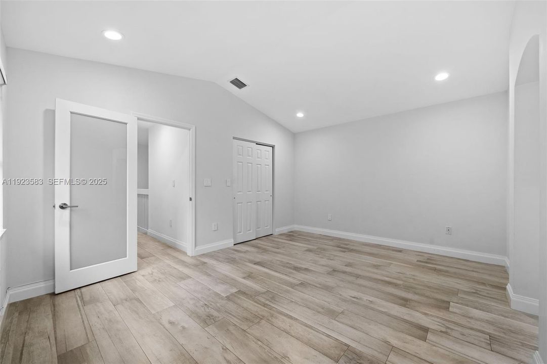 В аренду: $4,500 (3 спален, 2 ванн, 1748 Квадратных фут)