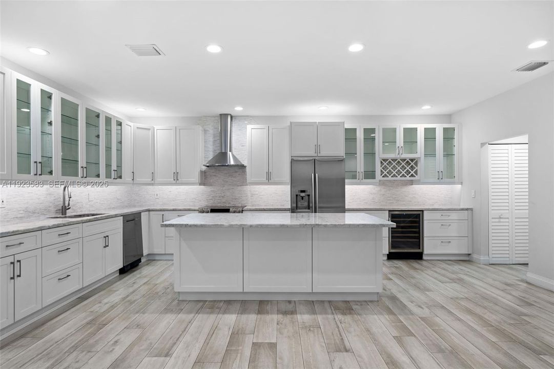 В аренду: $4,500 (3 спален, 2 ванн, 1748 Квадратных фут)