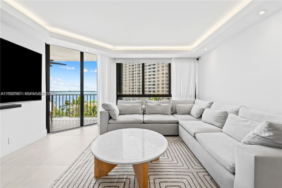 待售: $915,000 (2 贝兹, 2 浴室, 1555 平方英尺)