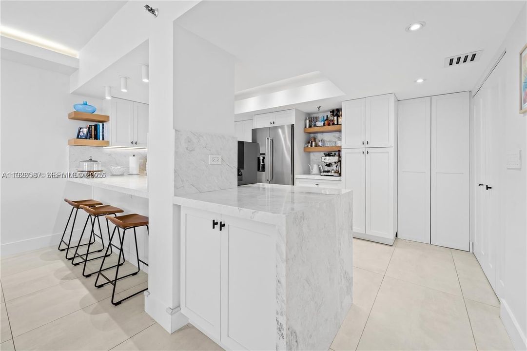 待售: $915,000 (2 贝兹, 2 浴室, 1555 平方英尺)