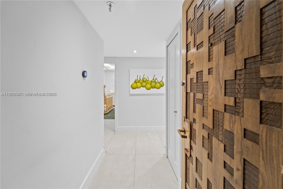 待售: $915,000 (2 贝兹, 2 浴室, 1555 平方英尺)