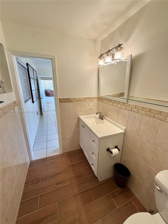 For Rent: $1,650 (1 beds, 1 baths, 2863 Square Feet)