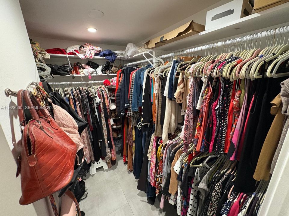 For Rent: $3,100 (3 beds, 2 baths, 1445 Square Feet)