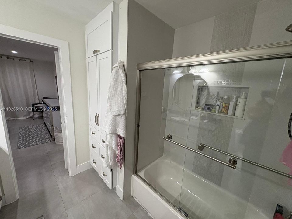 For Rent: $3,100 (3 beds, 2 baths, 1445 Square Feet)