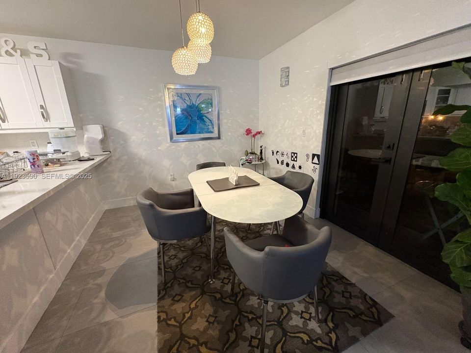 For Rent: $3,100 (3 beds, 2 baths, 1445 Square Feet)