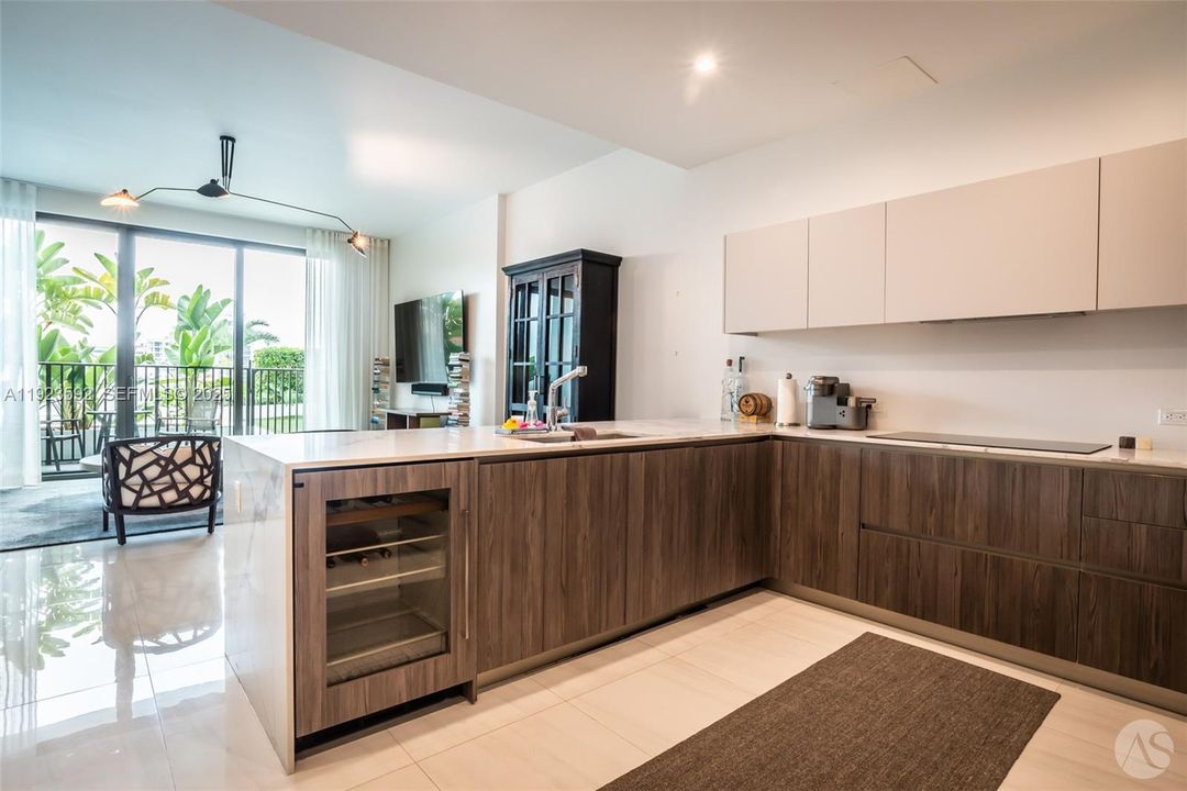 For Rent: $8,000 (2 beds, 2 baths, 1395 Square Feet)