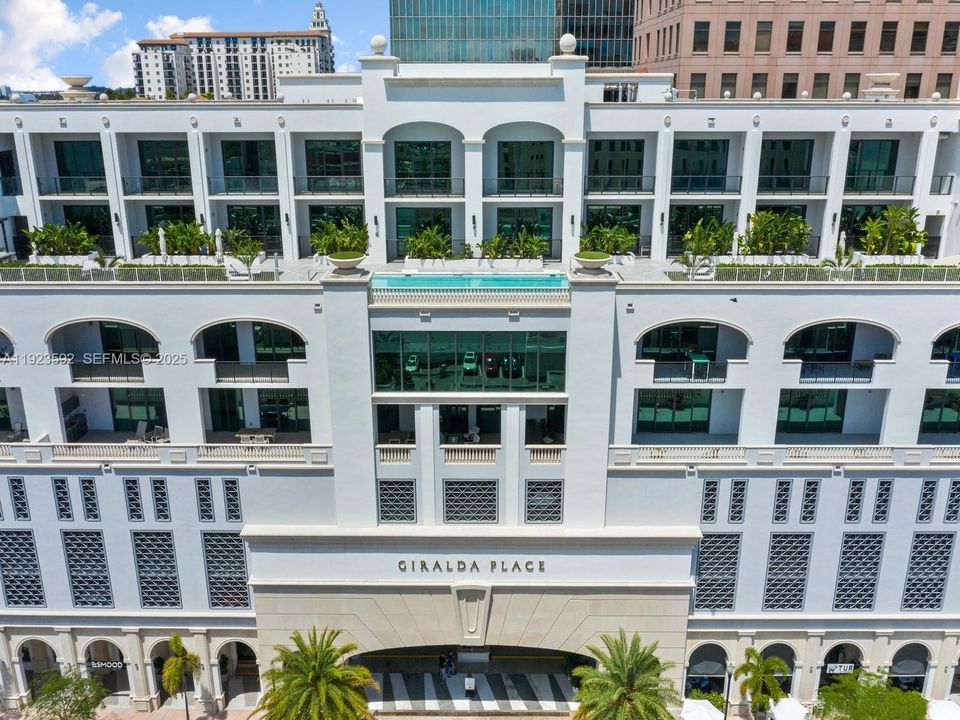 For Rent: $8,000 (2 beds, 2 baths, 1395 Square Feet)