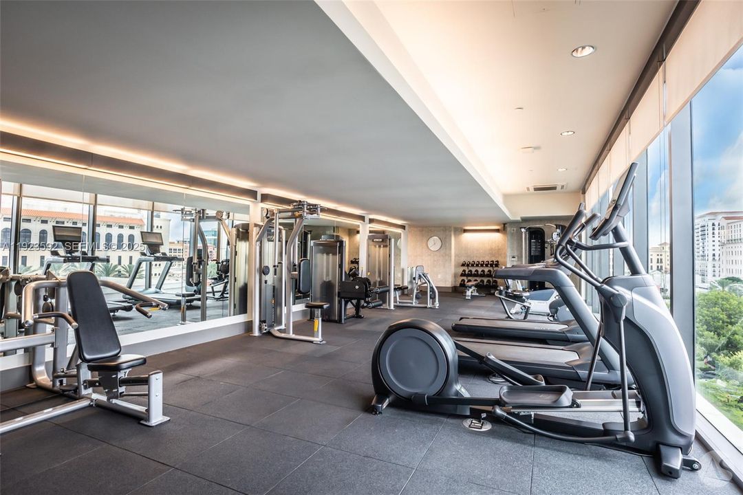 For Rent: $8,000 (2 beds, 2 baths, 1395 Square Feet)