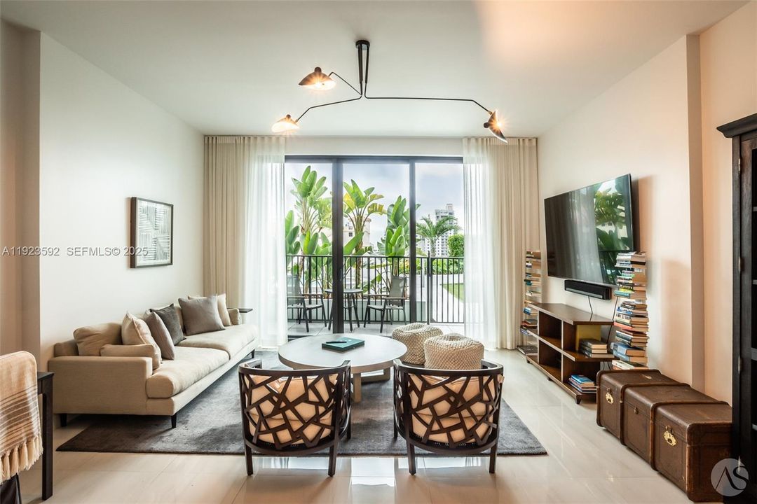 For Rent: $8,000 (2 beds, 2 baths, 1395 Square Feet)