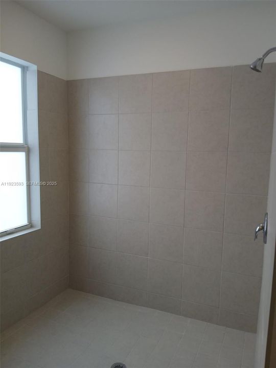 For Rent: $4,200 (5 beds, 3 baths, 2665 Square Feet)