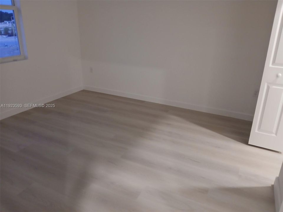 For Rent: $4,200 (5 beds, 3 baths, 2665 Square Feet)