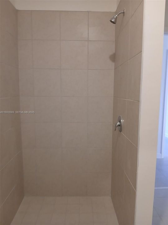 For Rent: $4,200 (5 beds, 3 baths, 2665 Square Feet)