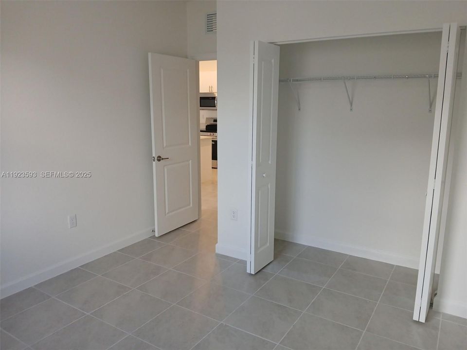 For Rent: $4,200 (5 beds, 3 baths, 2665 Square Feet)