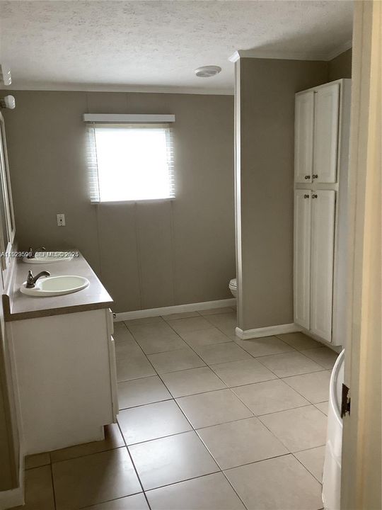 For Sale: $309,500 (3 beds, 2 baths, 1690 Square Feet)