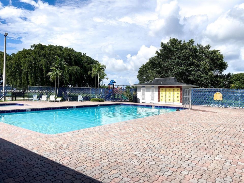 For Sale: $309,500 (3 beds, 2 baths, 1690 Square Feet)