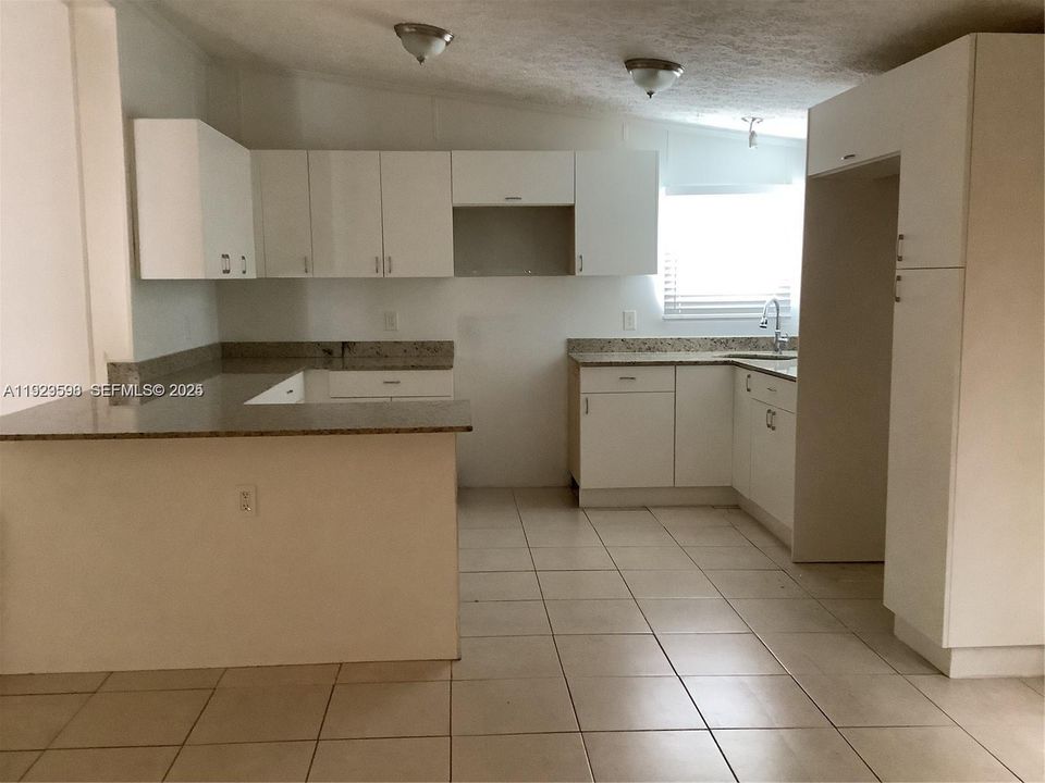 For Sale: $309,500 (3 beds, 2 baths, 1690 Square Feet)