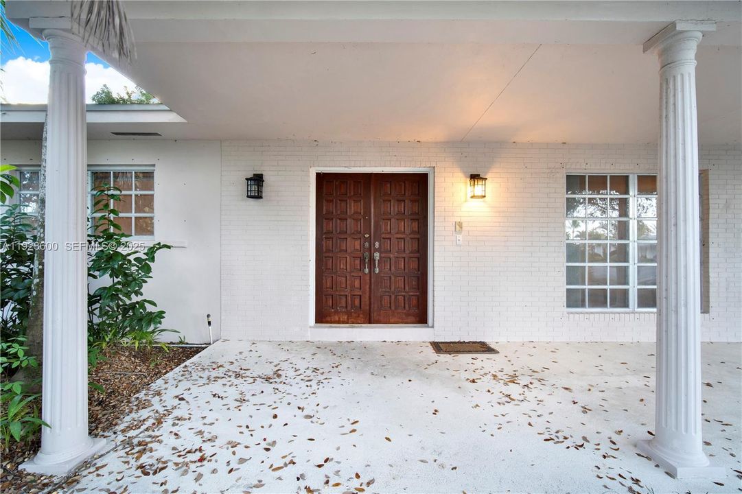 En Venta: $1,100,000 (4 camas, 2 baños, 2529 Pies cuadrados)