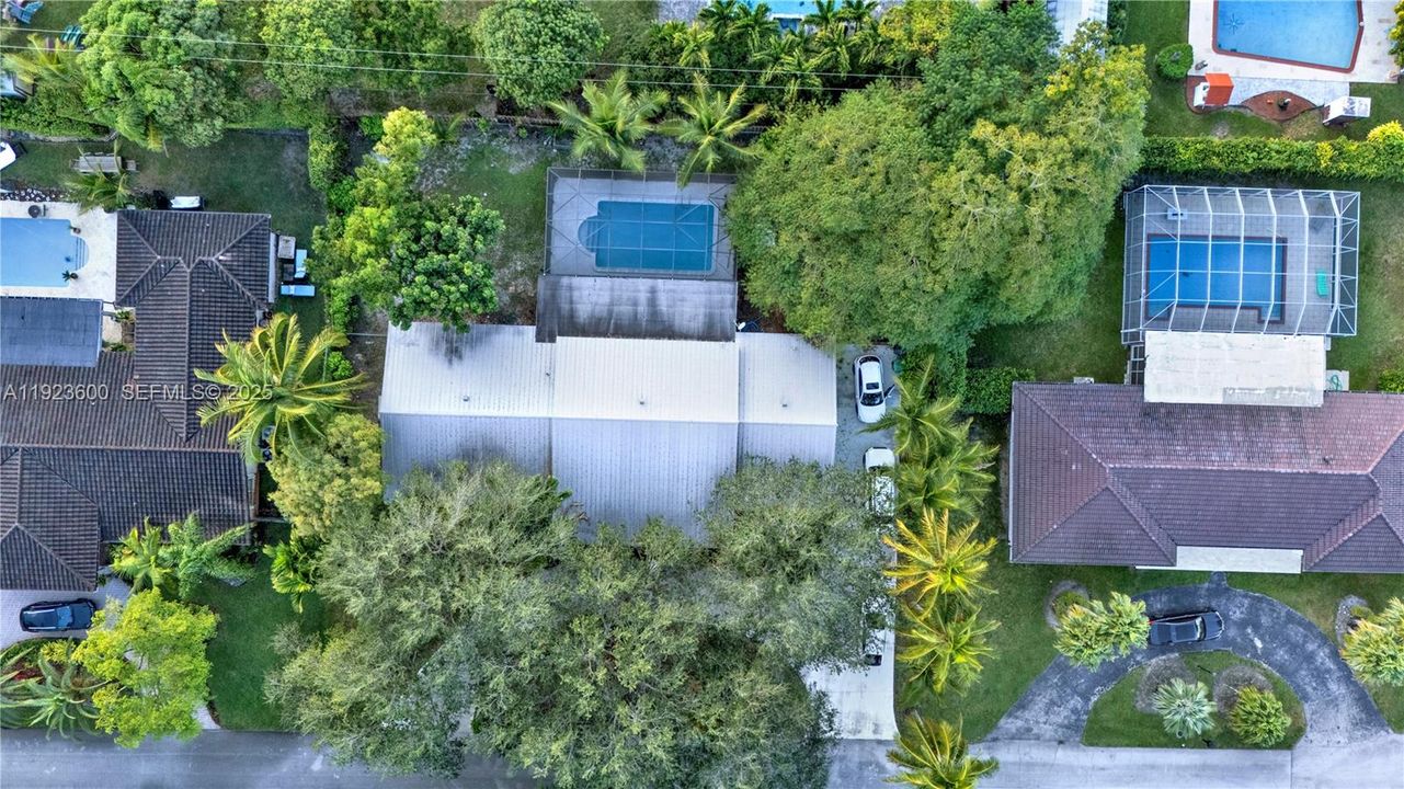 En Venta: $1,100,000 (4 camas, 2 baños, 2529 Pies cuadrados)