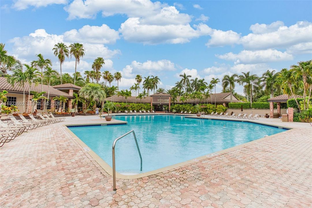 For Rent: $3,150 (3 beds, 2 baths, 1666 Square Feet)