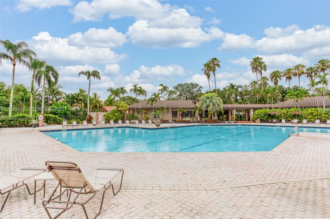 For Rent: $3,150 (3 beds, 2 baths, 1666 Square Feet)