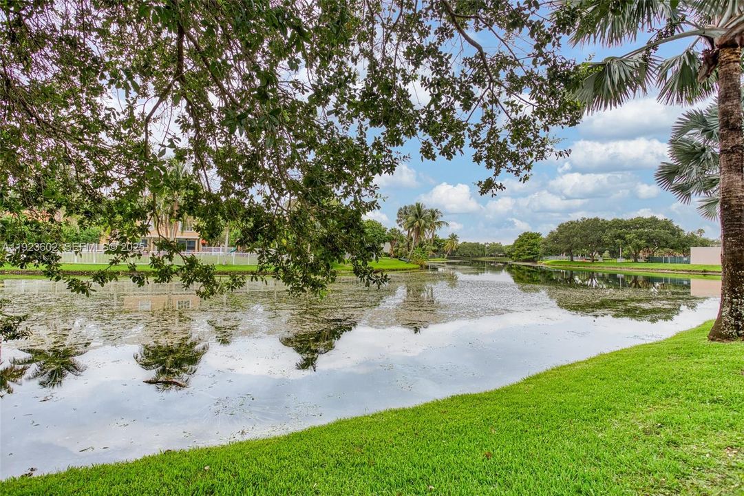 For Rent: $3,150 (3 beds, 2 baths, 1666 Square Feet)