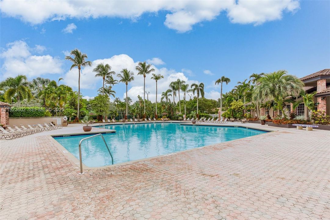 For Rent: $3,150 (3 beds, 2 baths, 1666 Square Feet)