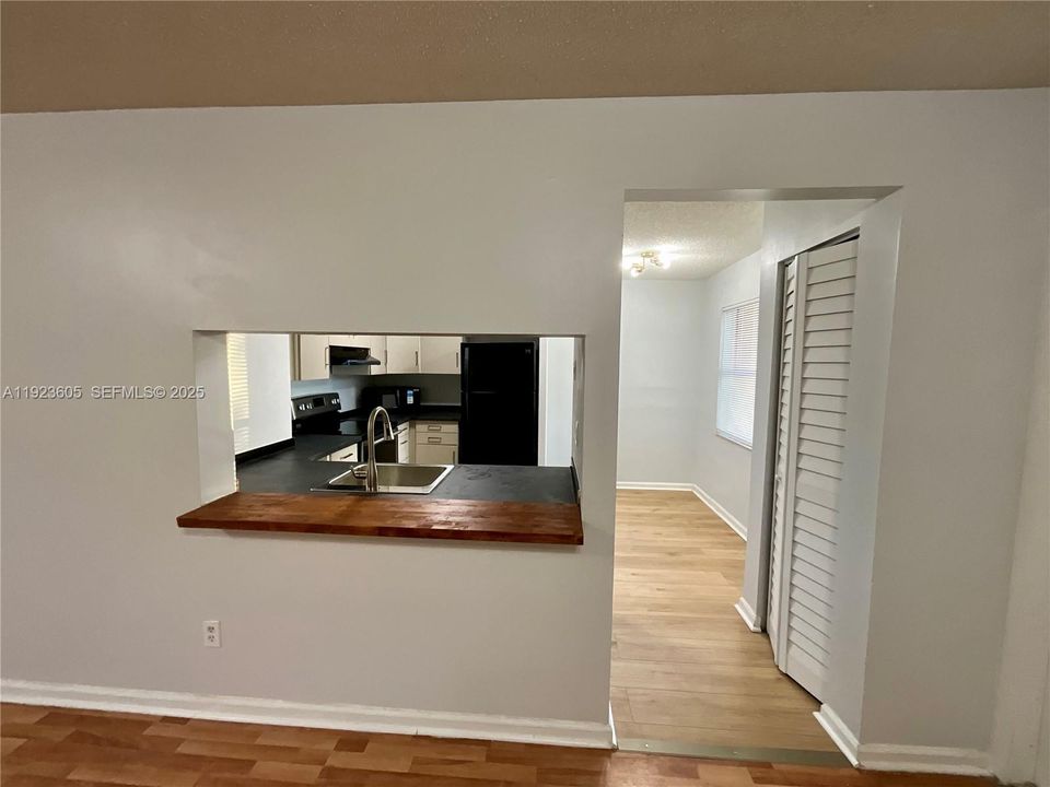 For Rent: $2,100 (2 beds, 2 baths, 850 Square Feet)