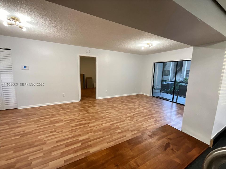 For Rent: $2,100 (2 beds, 2 baths, 850 Square Feet)