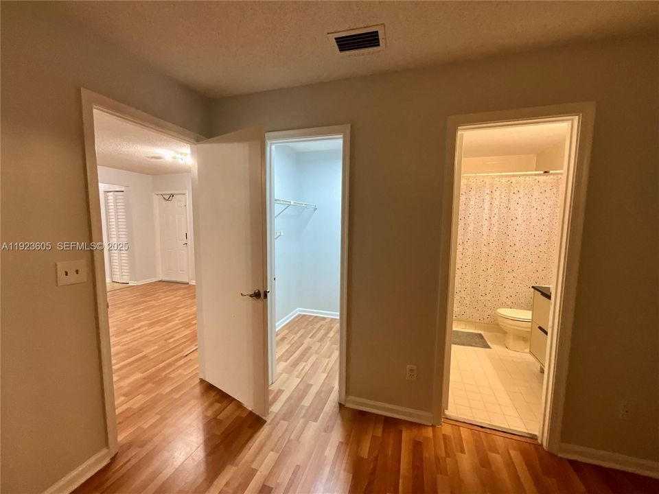 For Rent: $2,100 (2 beds, 2 baths, 850 Square Feet)