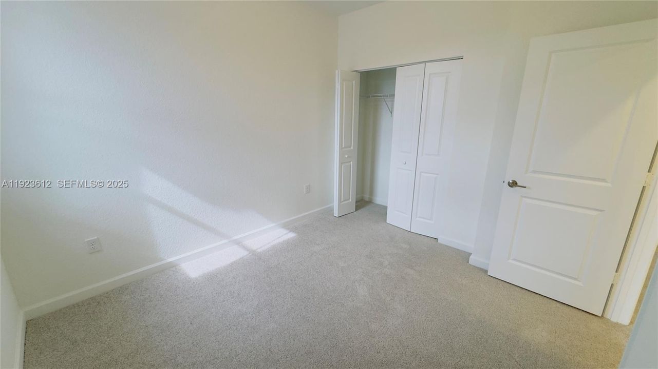 В аренду: $2,450 (3 спален, 2 ванн, 1413 Квадратных фут)