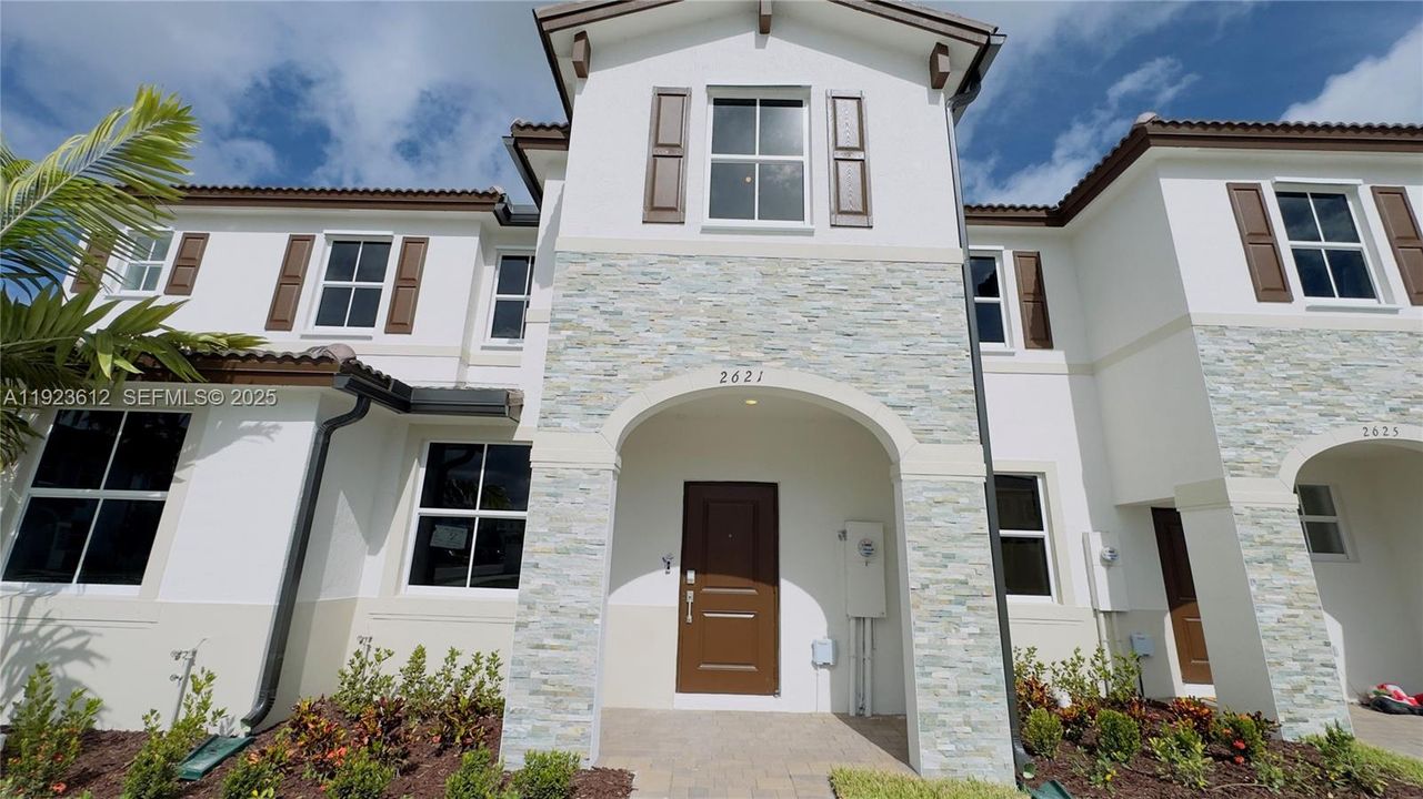 В аренду: $2,450 (3 спален, 2 ванн, 1413 Квадратных фут)