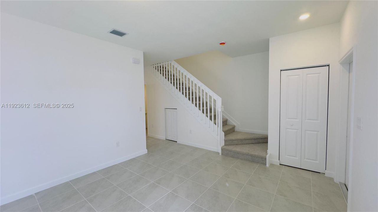 В аренду: $2,450 (3 спален, 2 ванн, 1413 Квадратных фут)