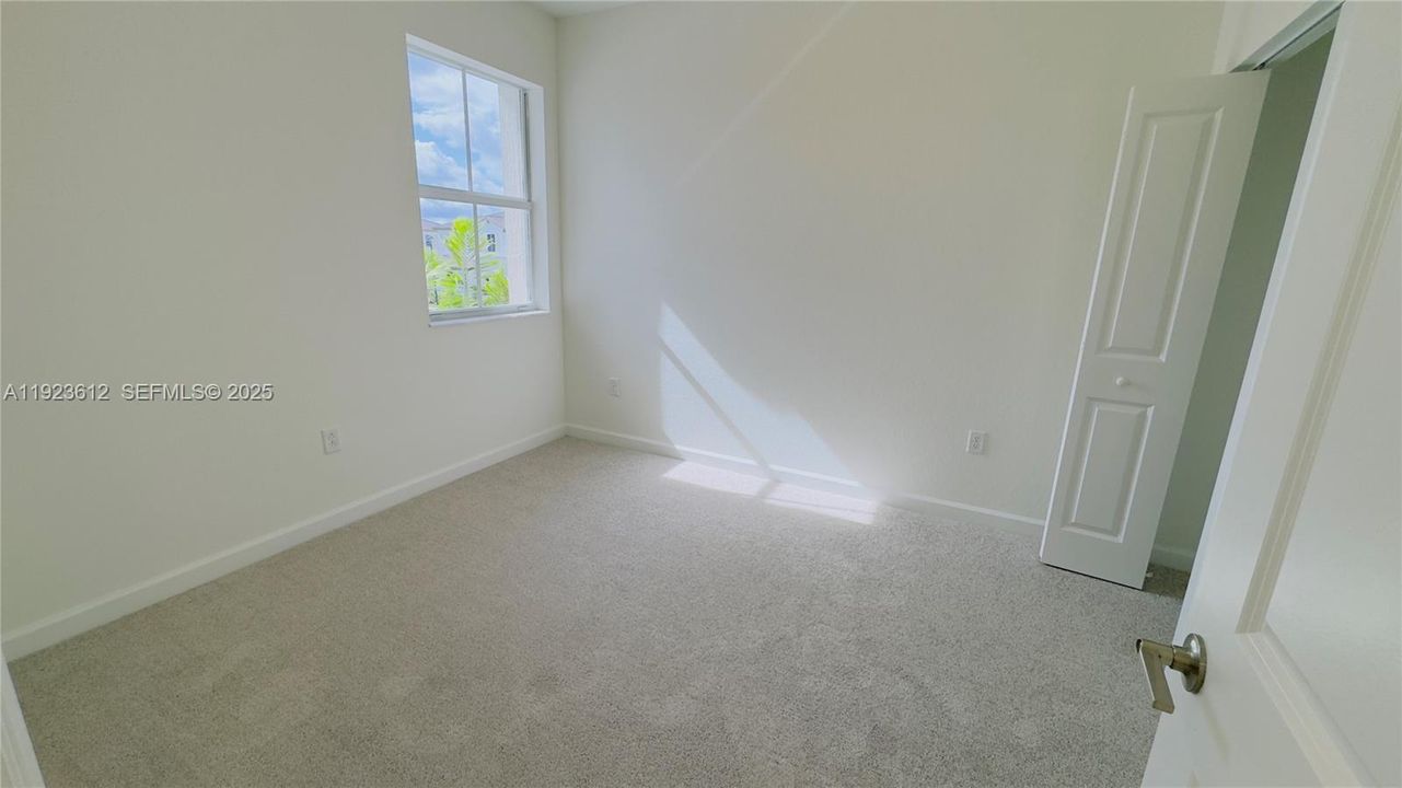 В аренду: $2,450 (3 спален, 2 ванн, 1413 Квадратных фут)