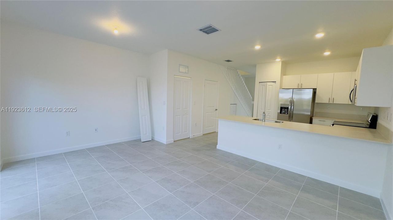 В аренду: $2,450 (3 спален, 2 ванн, 1413 Квадратных фут)