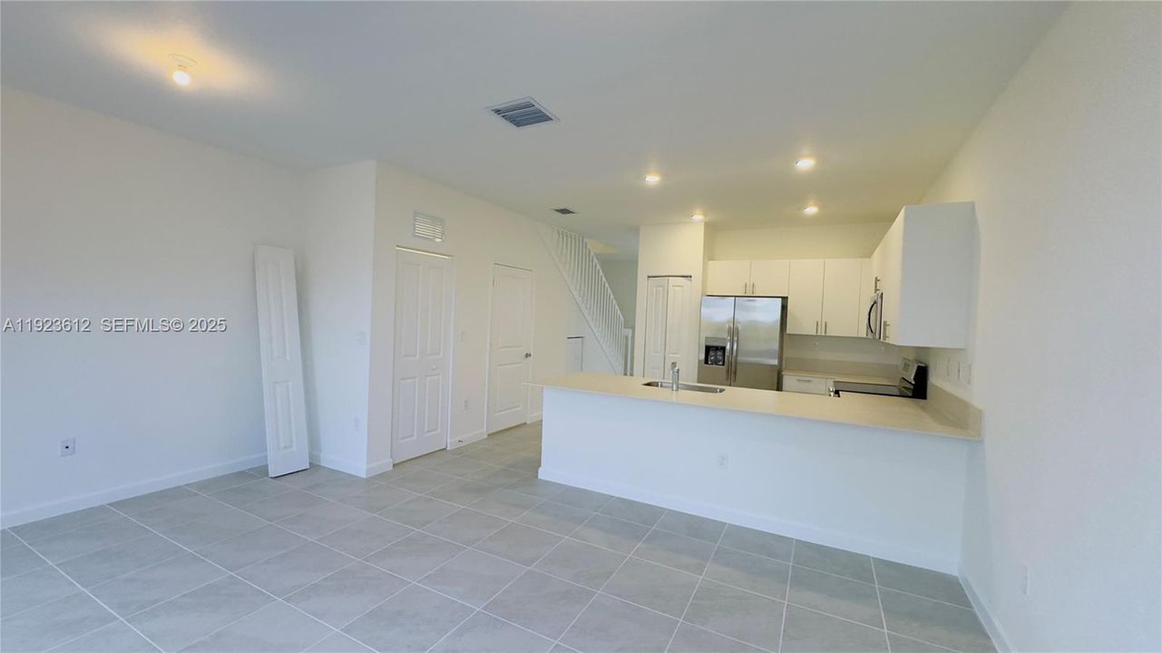 В аренду: $2,450 (3 спален, 2 ванн, 1413 Квадратных фут)