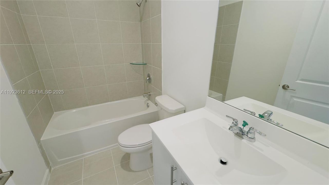 В аренду: $2,450 (3 спален, 2 ванн, 1413 Квадратных фут)