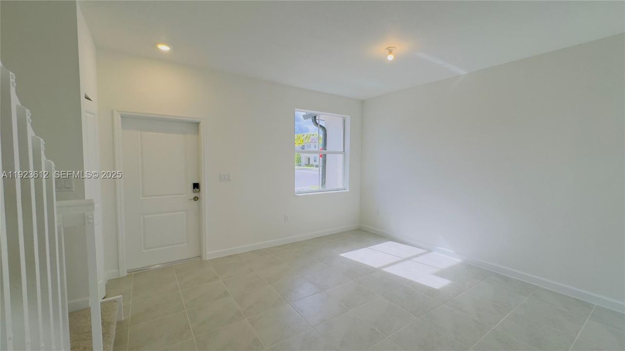 В аренду: $2,450 (3 спален, 2 ванн, 1413 Квадратных фут)