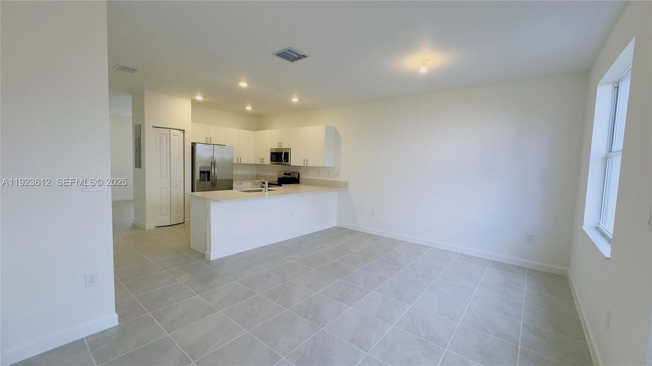 В аренду: $2,450 (3 спален, 2 ванн, 1413 Квадратных фут)