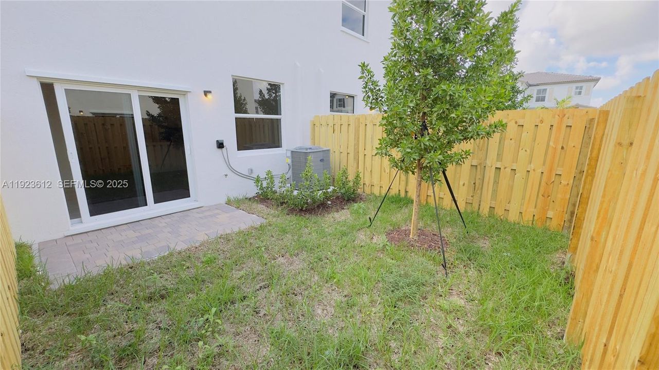 В аренду: $2,450 (3 спален, 2 ванн, 1413 Квадратных фут)