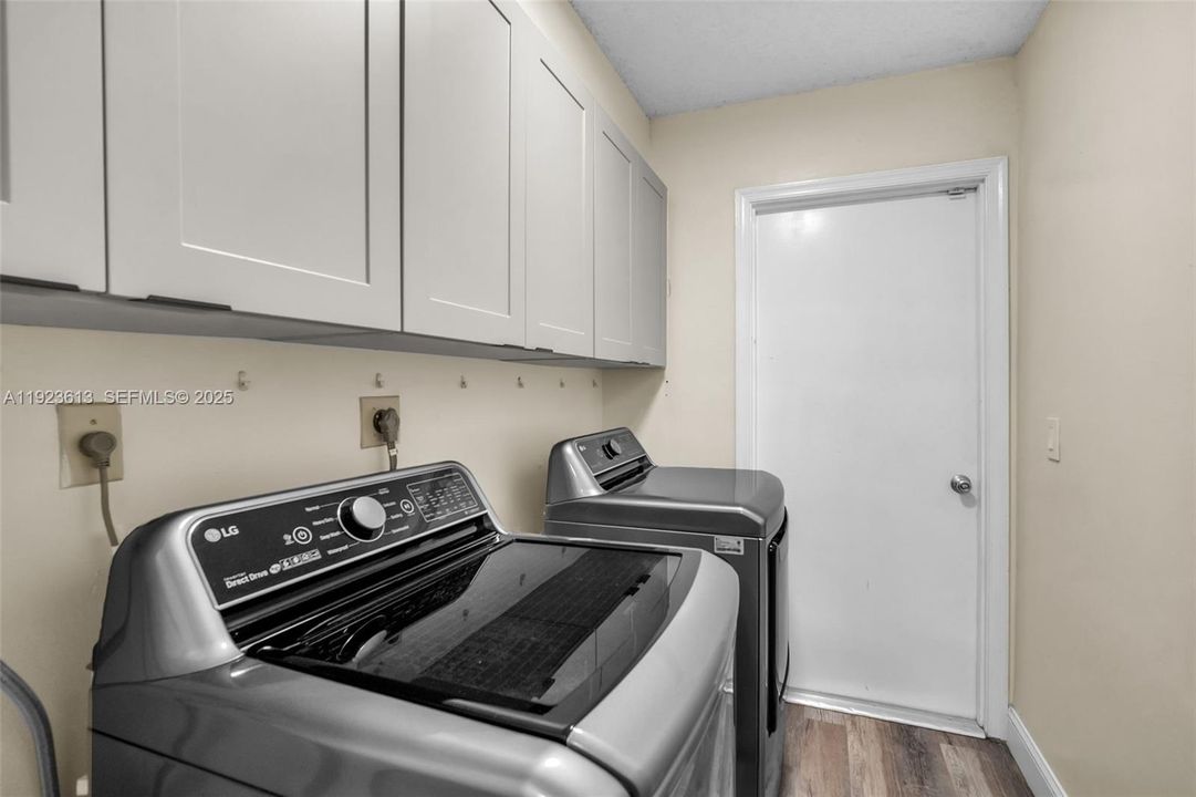 Activo con contrato: $449,800 (4 camas, 2 baños, 1690 Pies cuadrados)