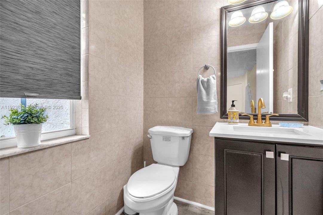 Activo con contrato: $449,800 (4 camas, 2 baños, 1690 Pies cuadrados)