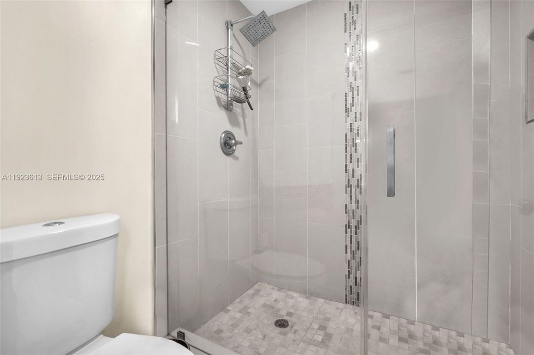 Activo con contrato: $449,800 (4 camas, 2 baños, 1690 Pies cuadrados)