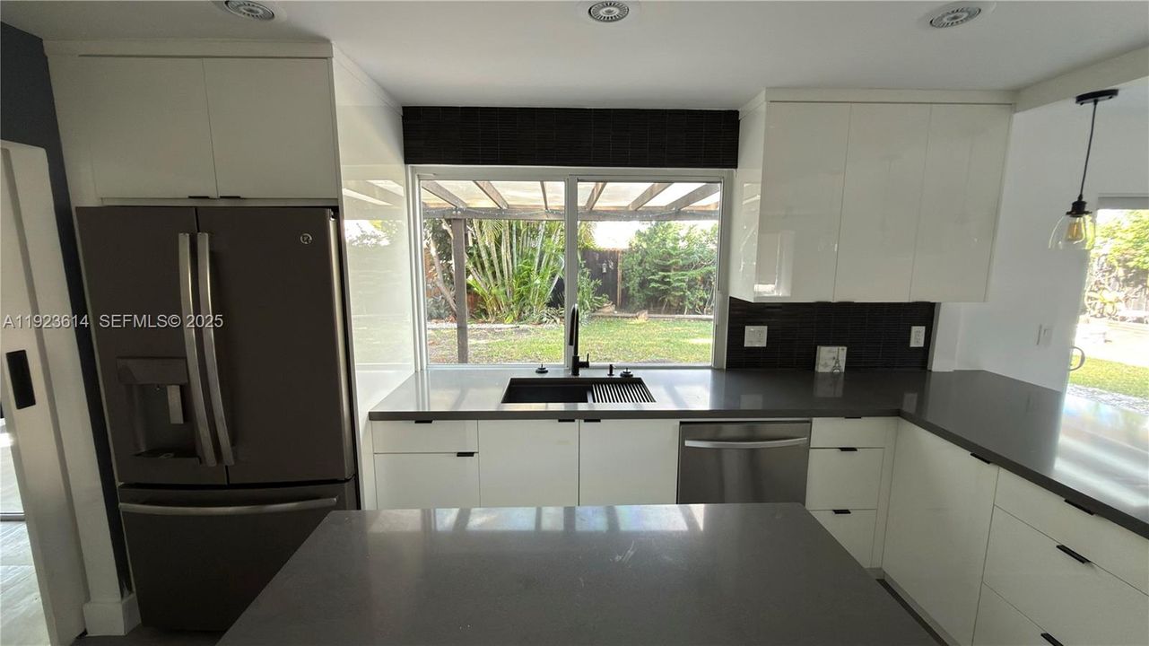 En Renta: $4,500 (3 camas, 2 baños, 1843 Pies cuadrados)