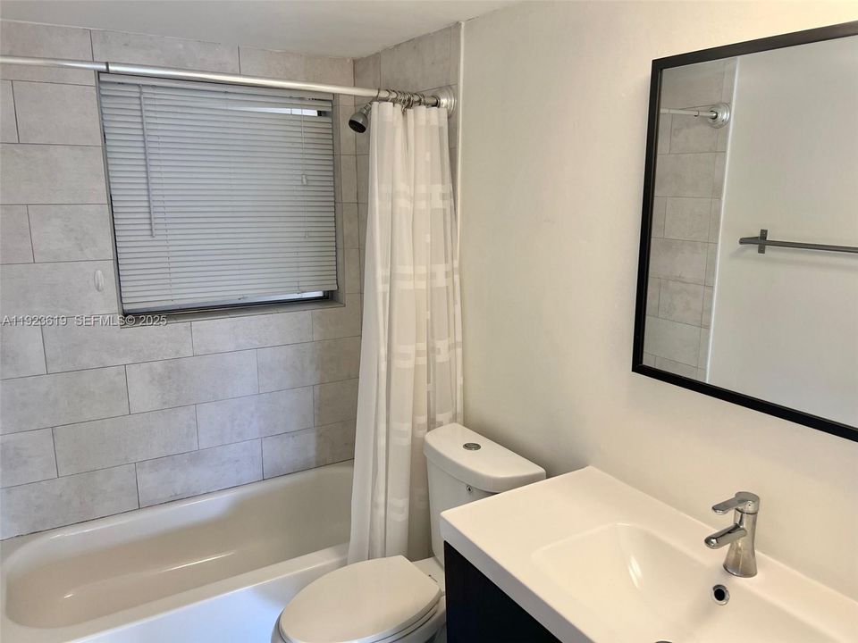 В аренду: $2,000 (1 спален, 1 ванн, 715 Квадратных фут)