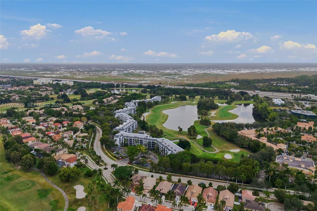 For Sale: $320,000 (2 beds, 2 baths, 1292 Square Feet)