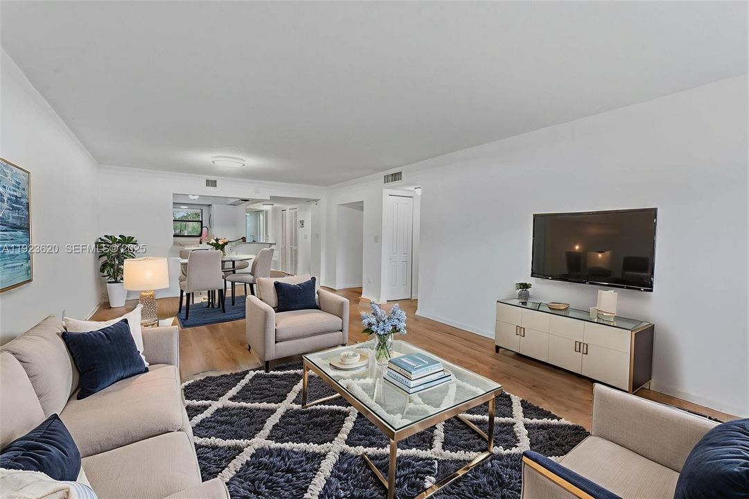 For Sale: $320,000 (2 beds, 2 baths, 1292 Square Feet)