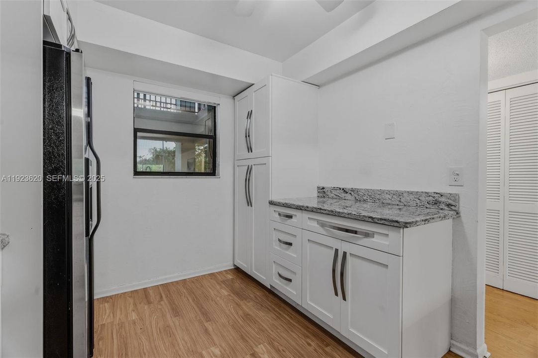 For Sale: $320,000 (2 beds, 2 baths, 1292 Square Feet)